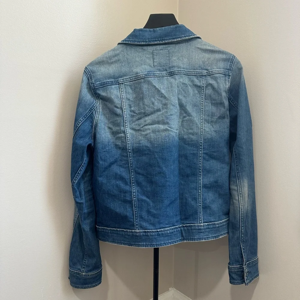 Vineyard Vines Faded Blue Denim Jacket - Women's - Picture 4 of 11